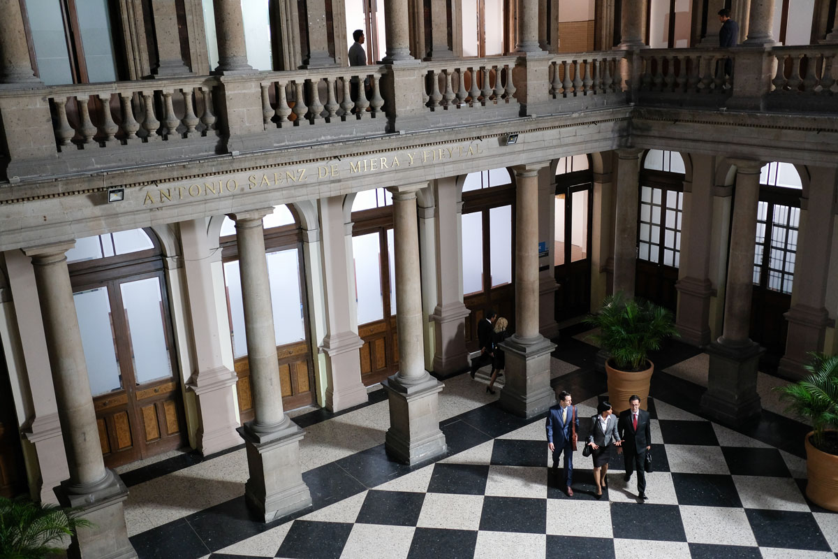 BDO Conversation campaign - Into Latin America tv commercial explaining international tax complexity.